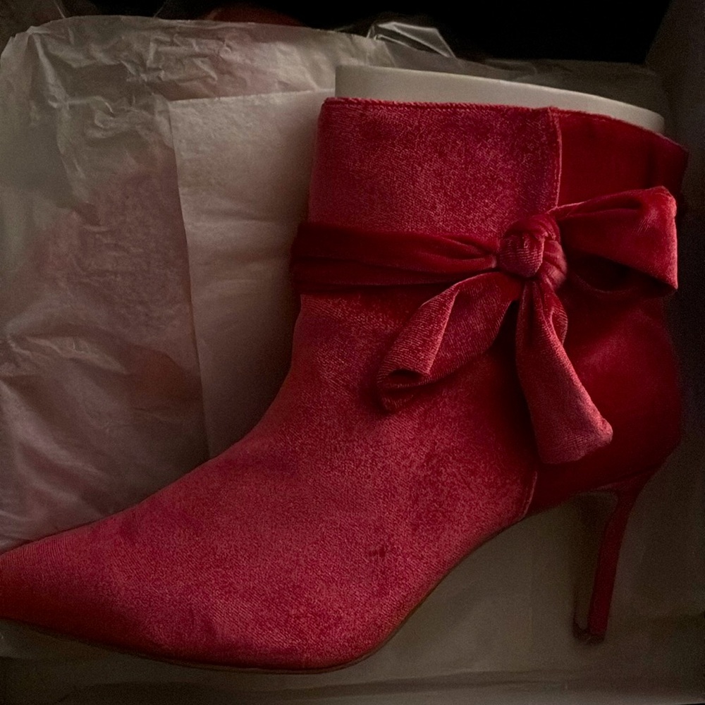 Fuchsia “Red Velvet” Ribbon Boots